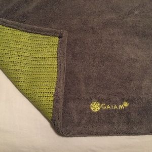 GAIAM Microfiber "Grippy Yoga Mat Towel"